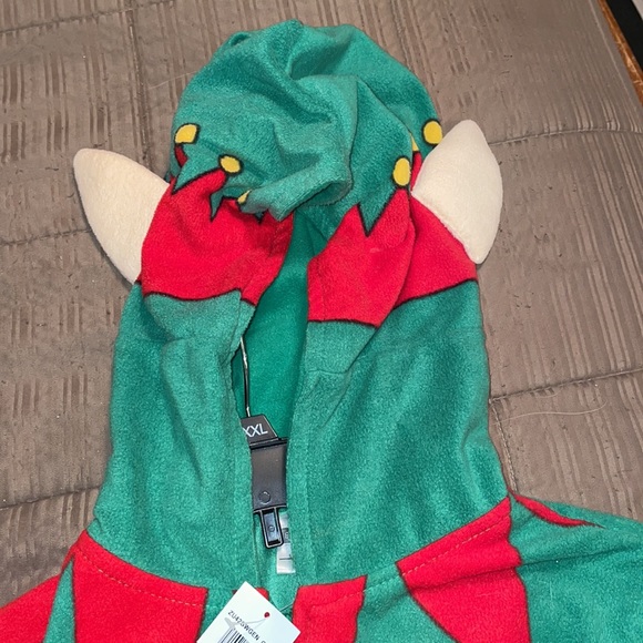 Bioworld Elf pjs size Medium NWT - Picture 5 of 6